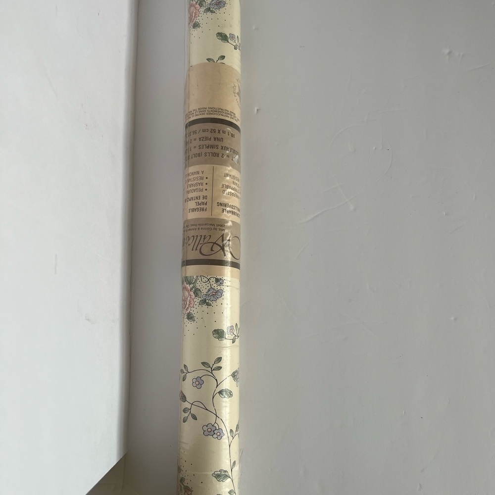 VINTAGE Double roll C&A Wall coverings pink and blue floral prepasted wallpaper